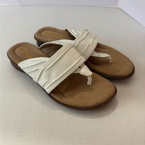 Naturalizer White and Brown leather Sandals with Cushioned foot bed size 6
